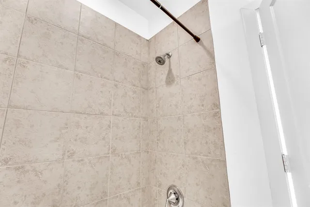 $435,000 | 100 Alread Court, Fort Worth, TX 76102