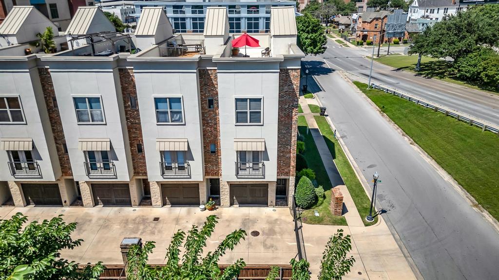 100 Alread Court Fort Worth, TX 76102 - Photo 3 of 38