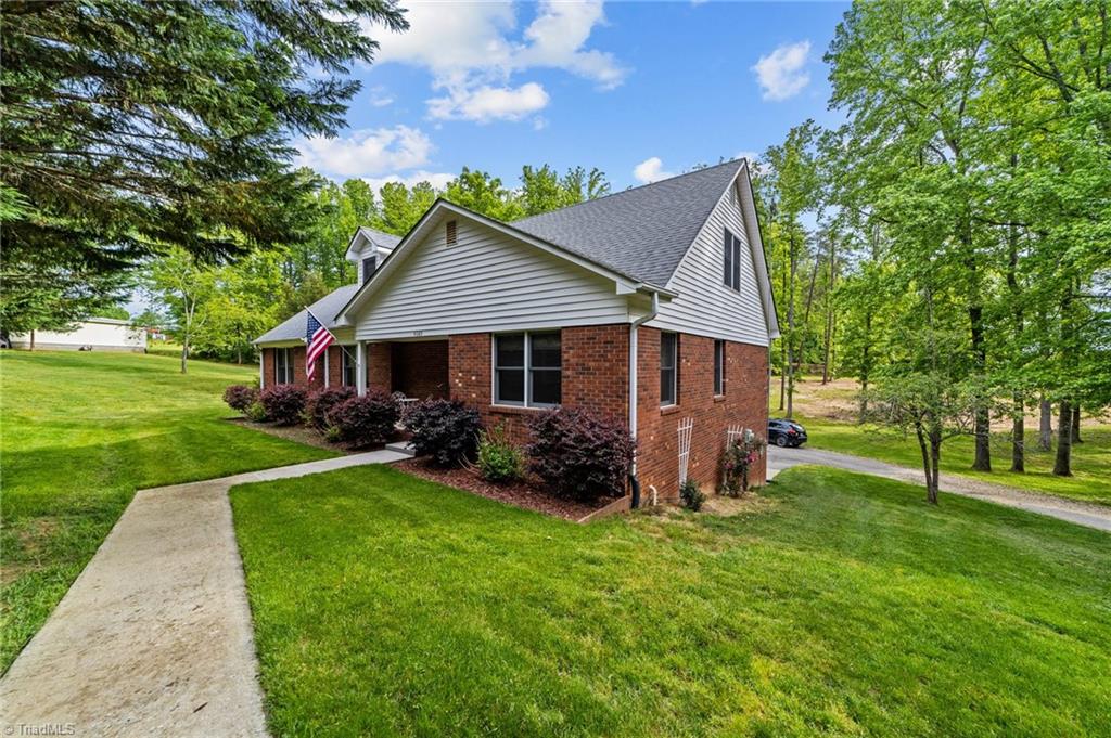 4689 Hastings Spring Road Walkertown, NC 27051 - Photo 2 of 50