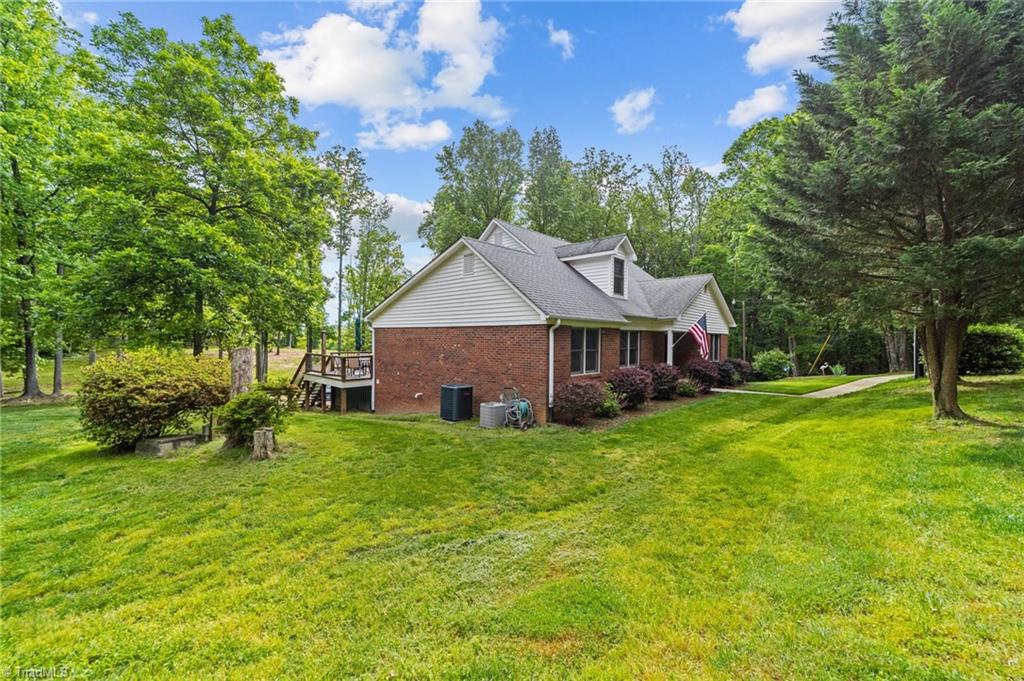 4689 Hastings Spring Road Walkertown, NC 27051 - Photo 3 of 50