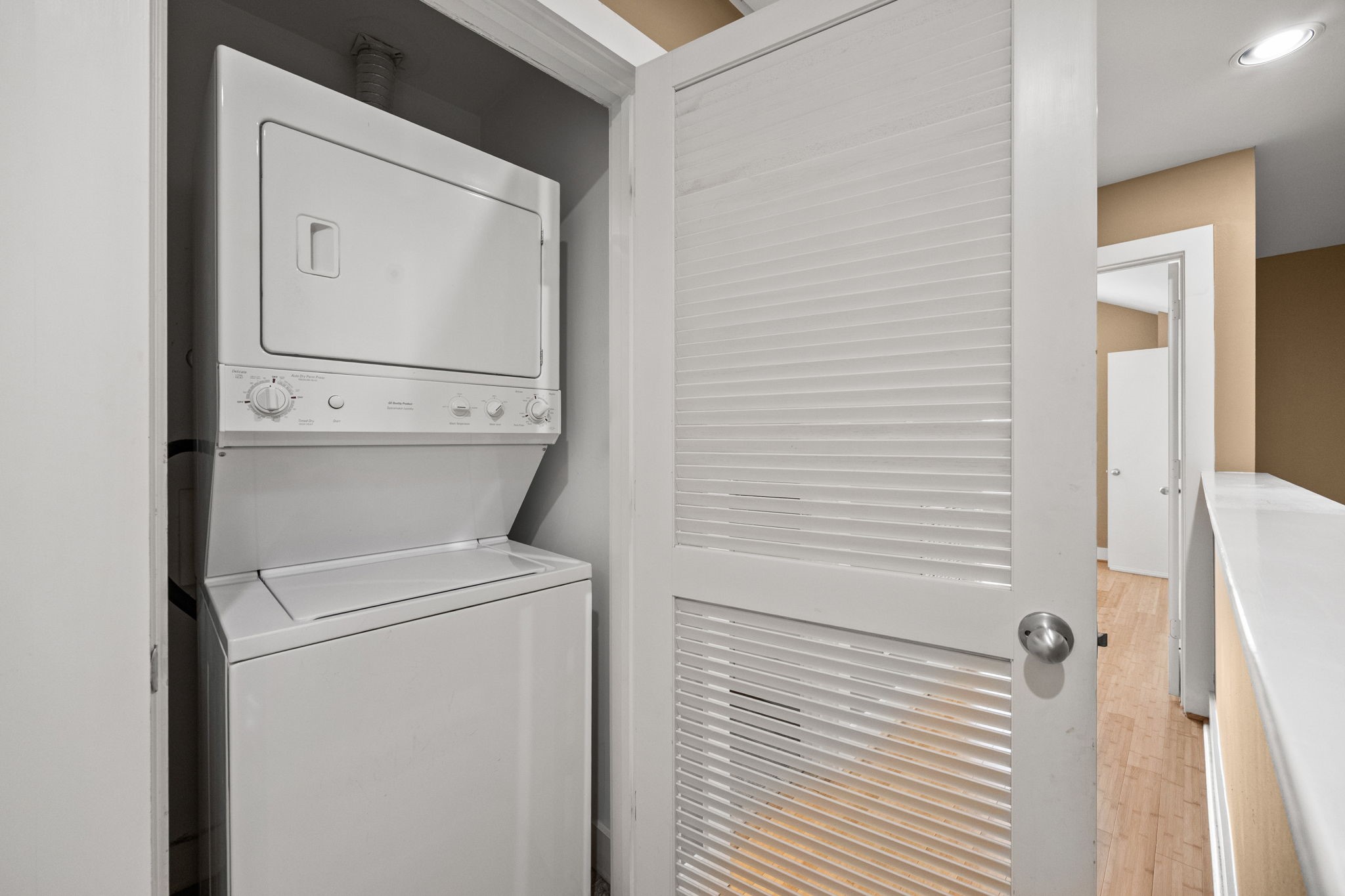 5951 S Loop East, Unit 7 Houston, TX 77033 - Photo 18 of 22 a view of washer and dryer
