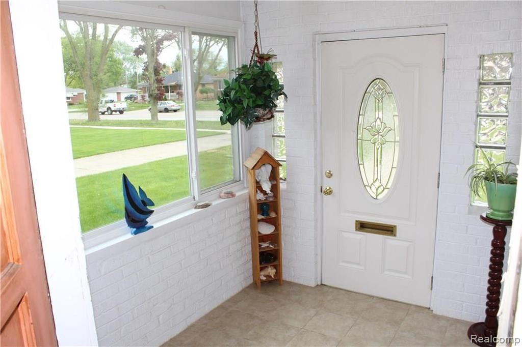 18339 Stephens Eastpointe, MI 48021 - Photo 13 of 23