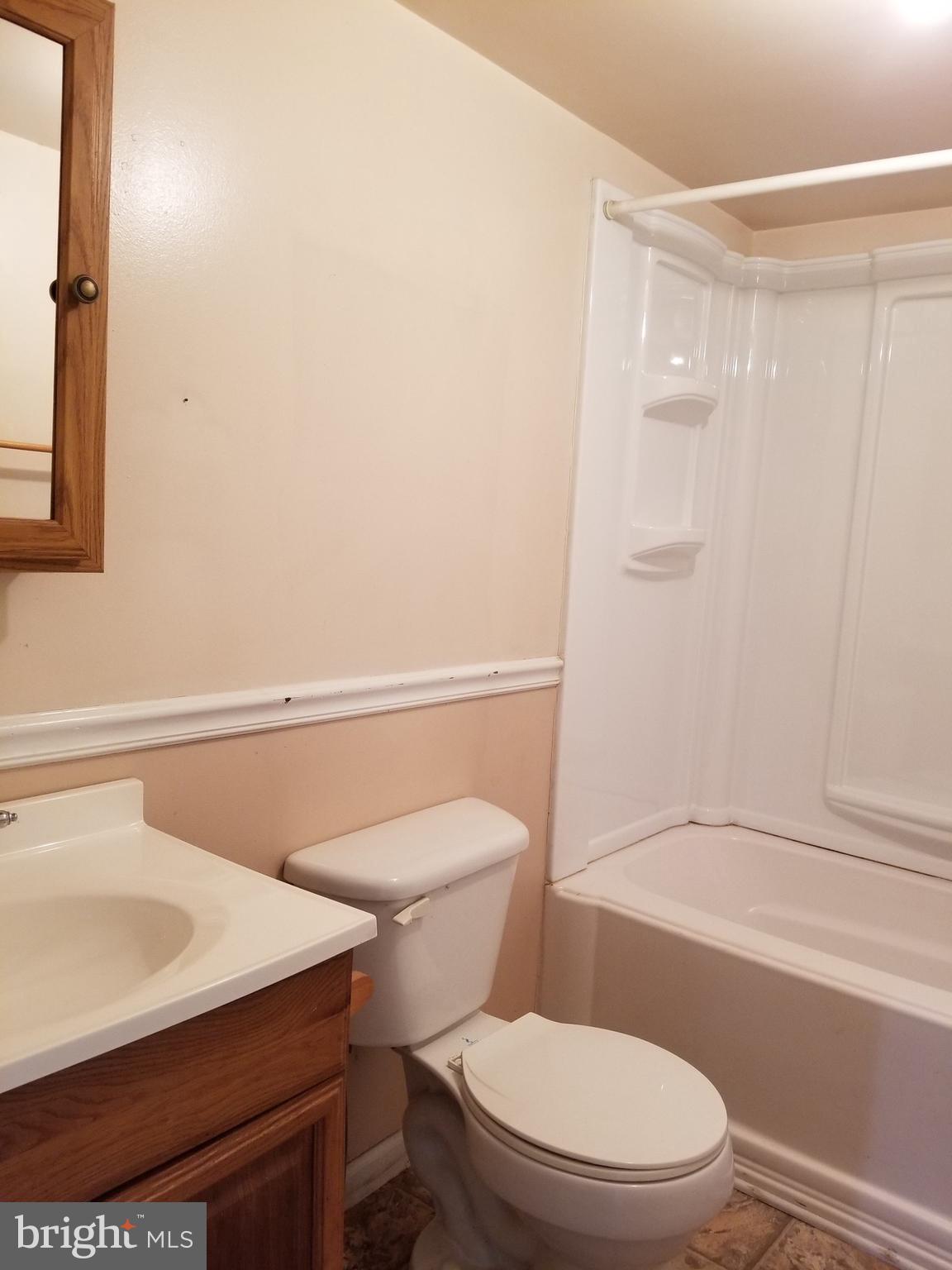 233 Millville Road Charles Town, WV 25414 - Photo 17 of 20 Bath