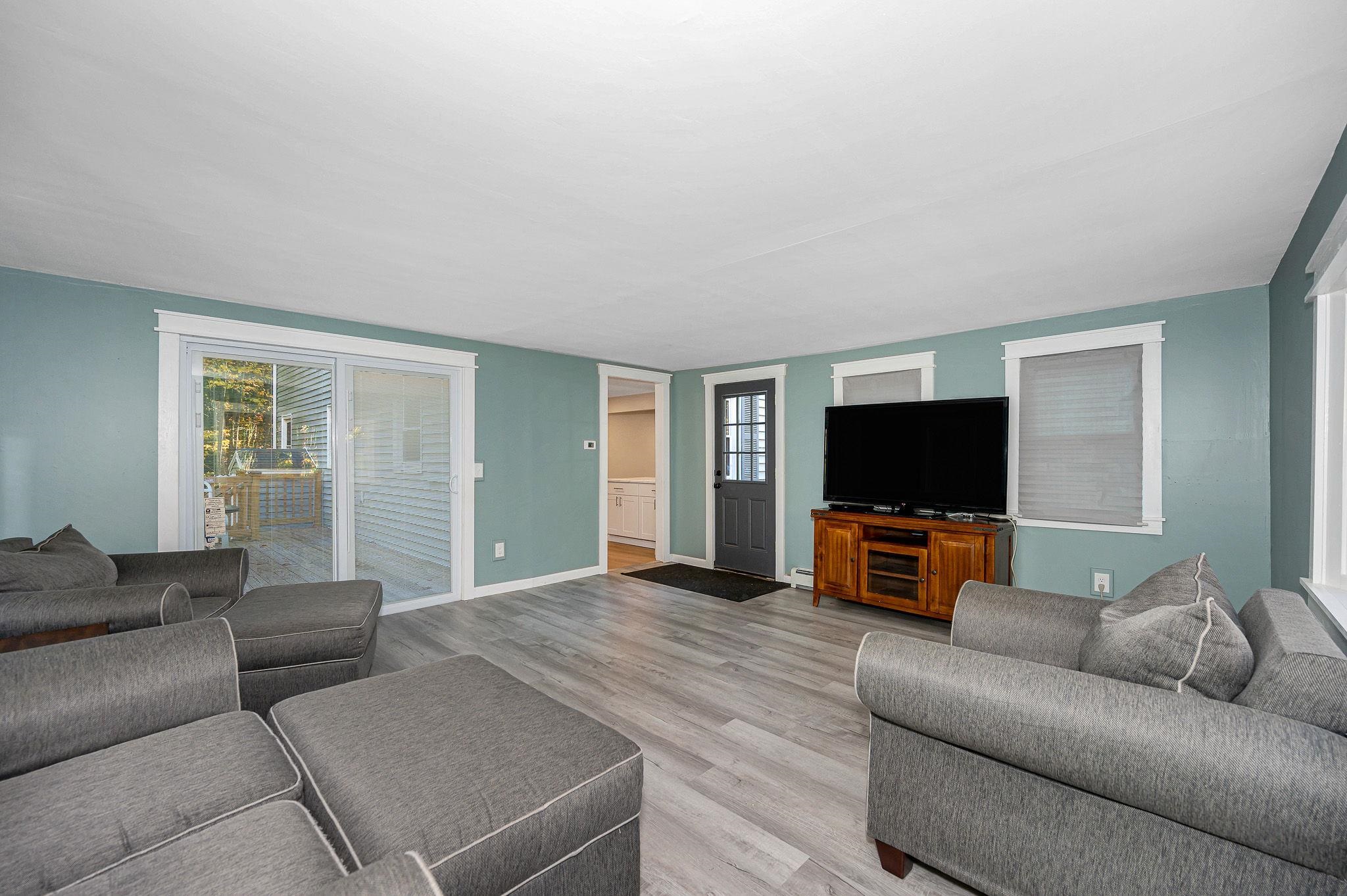 5 Raintree Drive Londonderry, NH 03053 - Photo 4 of 52 Gallery Image 4