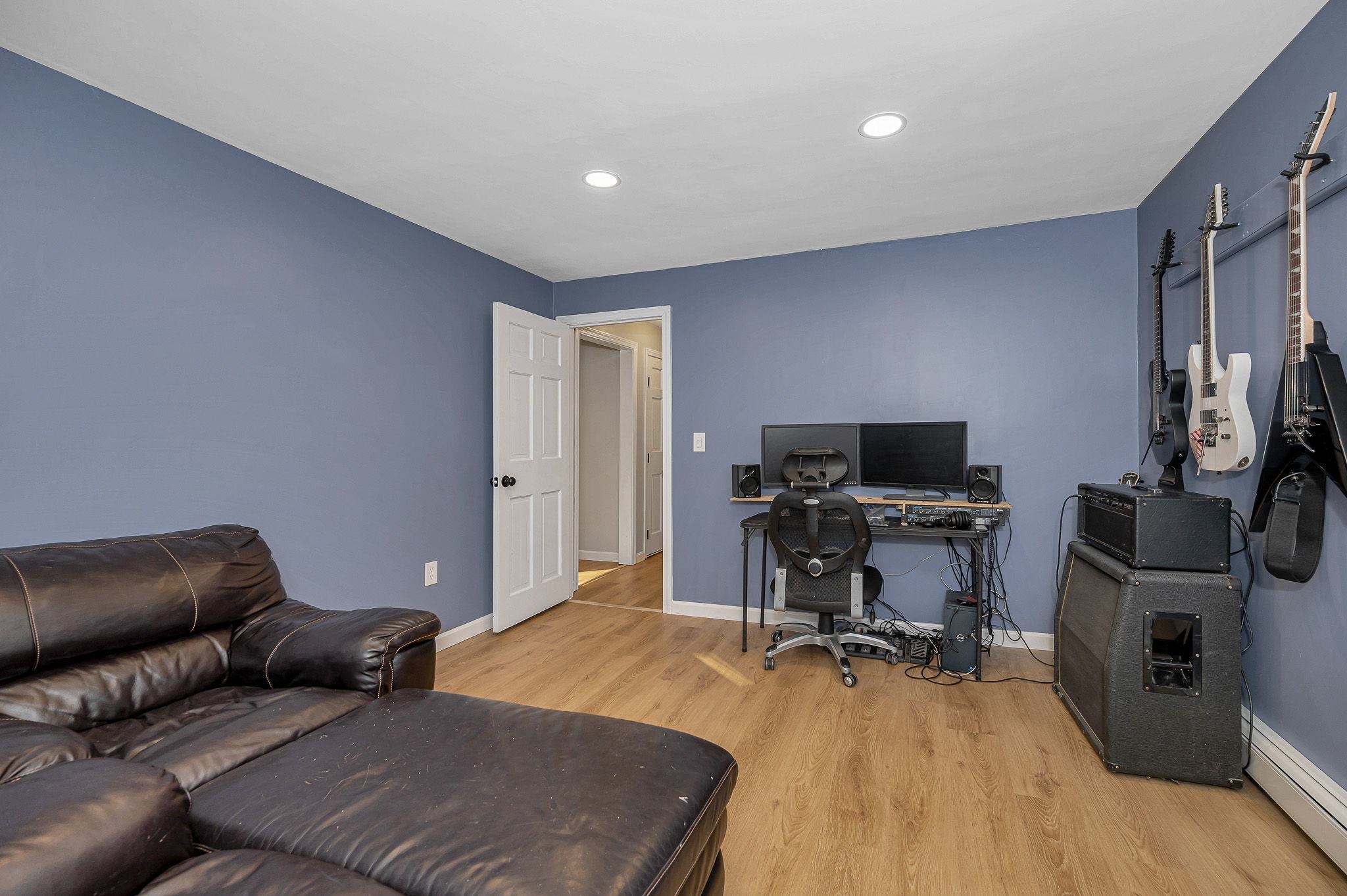 5 Raintree Drive Londonderry, NH 03053 - Photo 7 of 52 Gallery Image 7