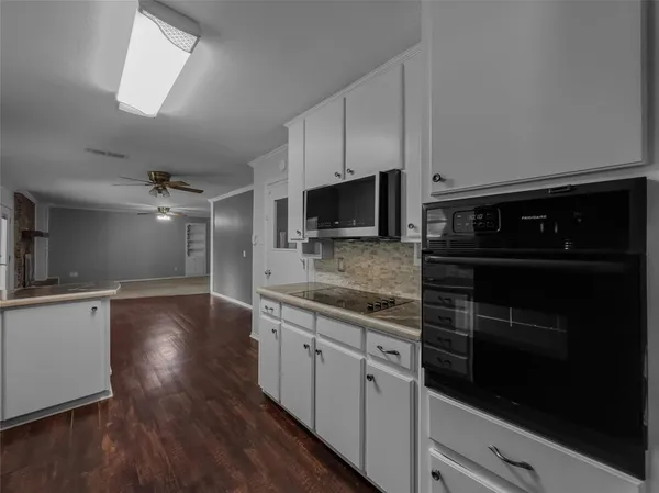 $339,900 | 220 Cooper Drive, Hurst, TX 76053