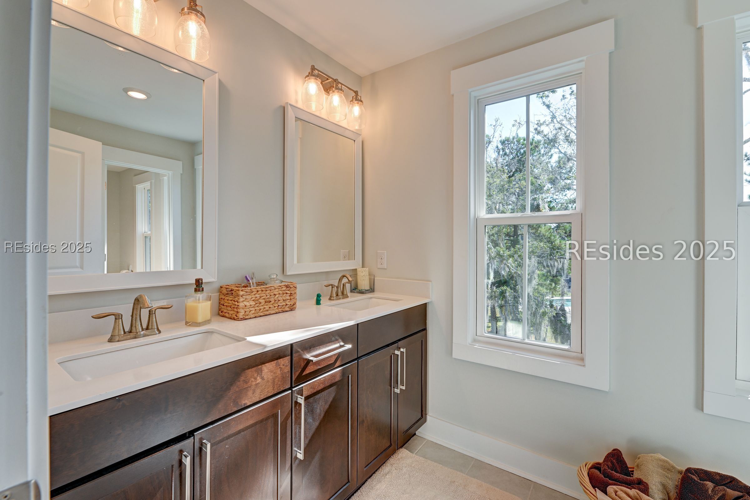 9 Bass Creek Lane Bluffton, SC 29910 - Photo 17 of 30 Large upstairs bath separate area with tub/shower