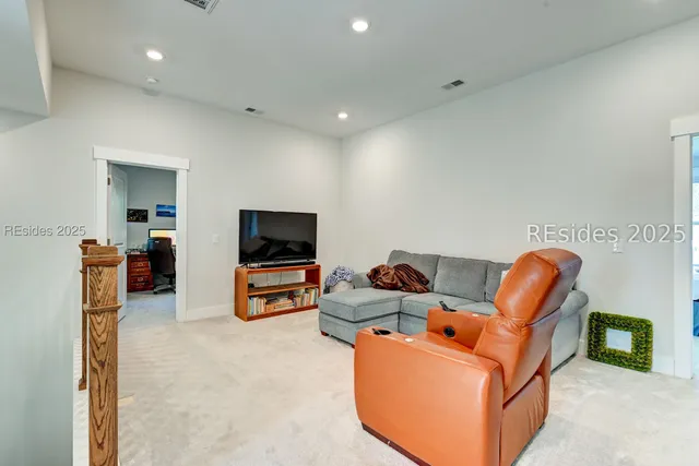 $985,000 | 9 Bass Creek Lane, Bluffton, SC 29910