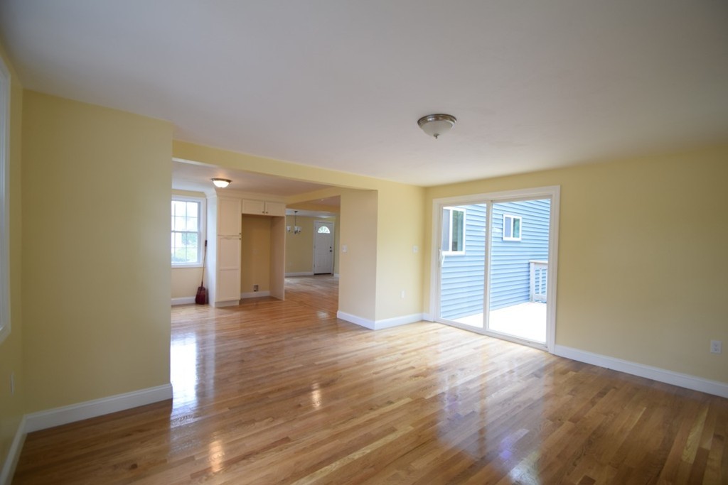 63 Chestnut Circle Randolph, MA 02368 - Photo 8 of 20 Gallery Image 8
