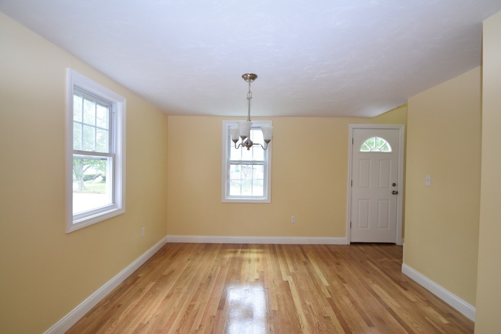 63 Chestnut Circle Randolph, MA 02368 - Photo 9 of 20 Gallery Image 9