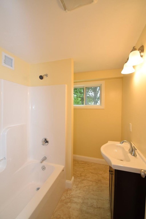 63 Chestnut Circle Randolph, MA 02368 - Photo 10 of 20 Gallery Image 10
