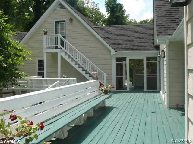 2371 Old Hanover Road Sandston, VA 23150 - Photo 11 of 12 Exterior Back - Back deck with built-in seating.