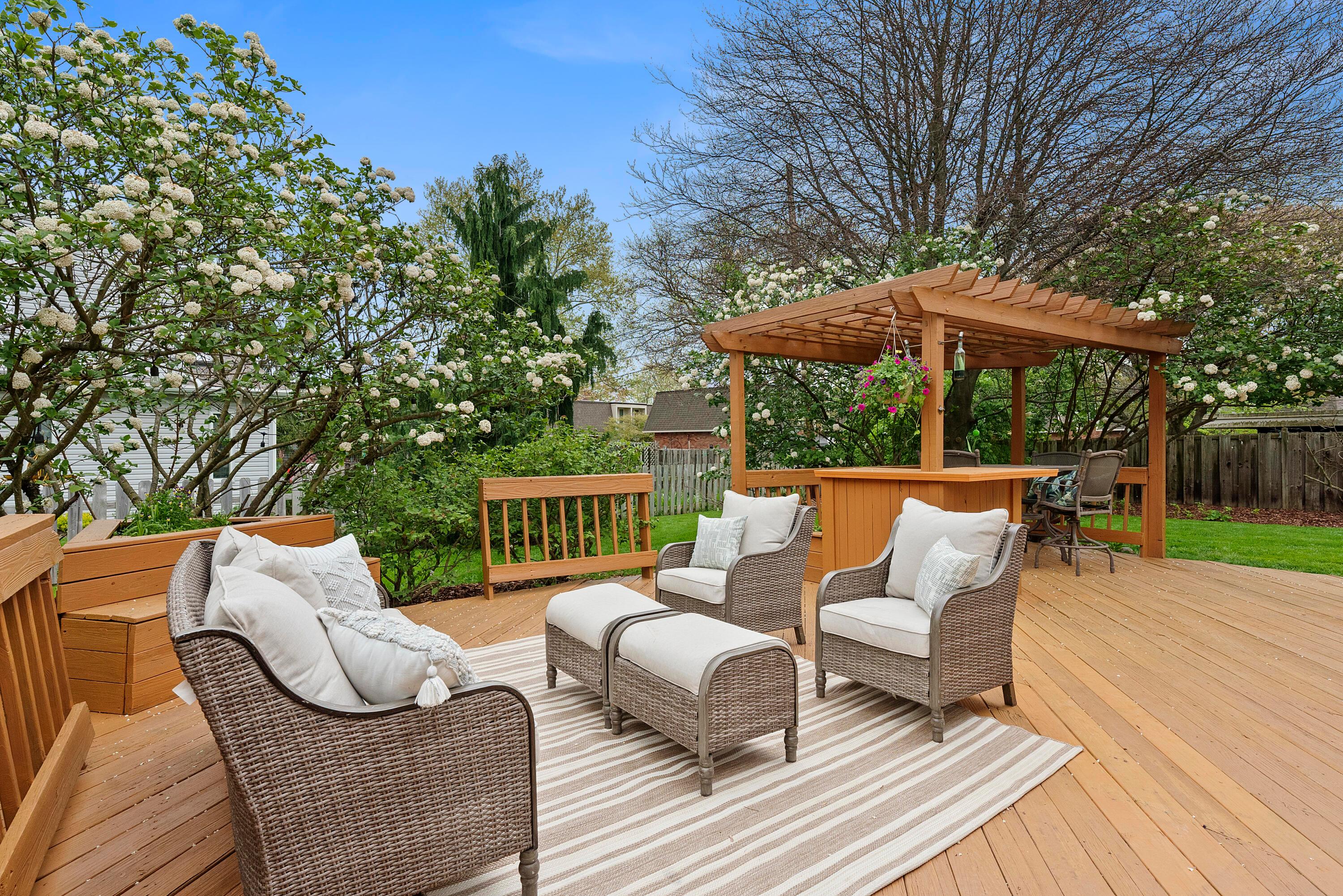 1650 Oak Hill Road Columbus, OH 43220 - Photo 50 of 67 Back Deck