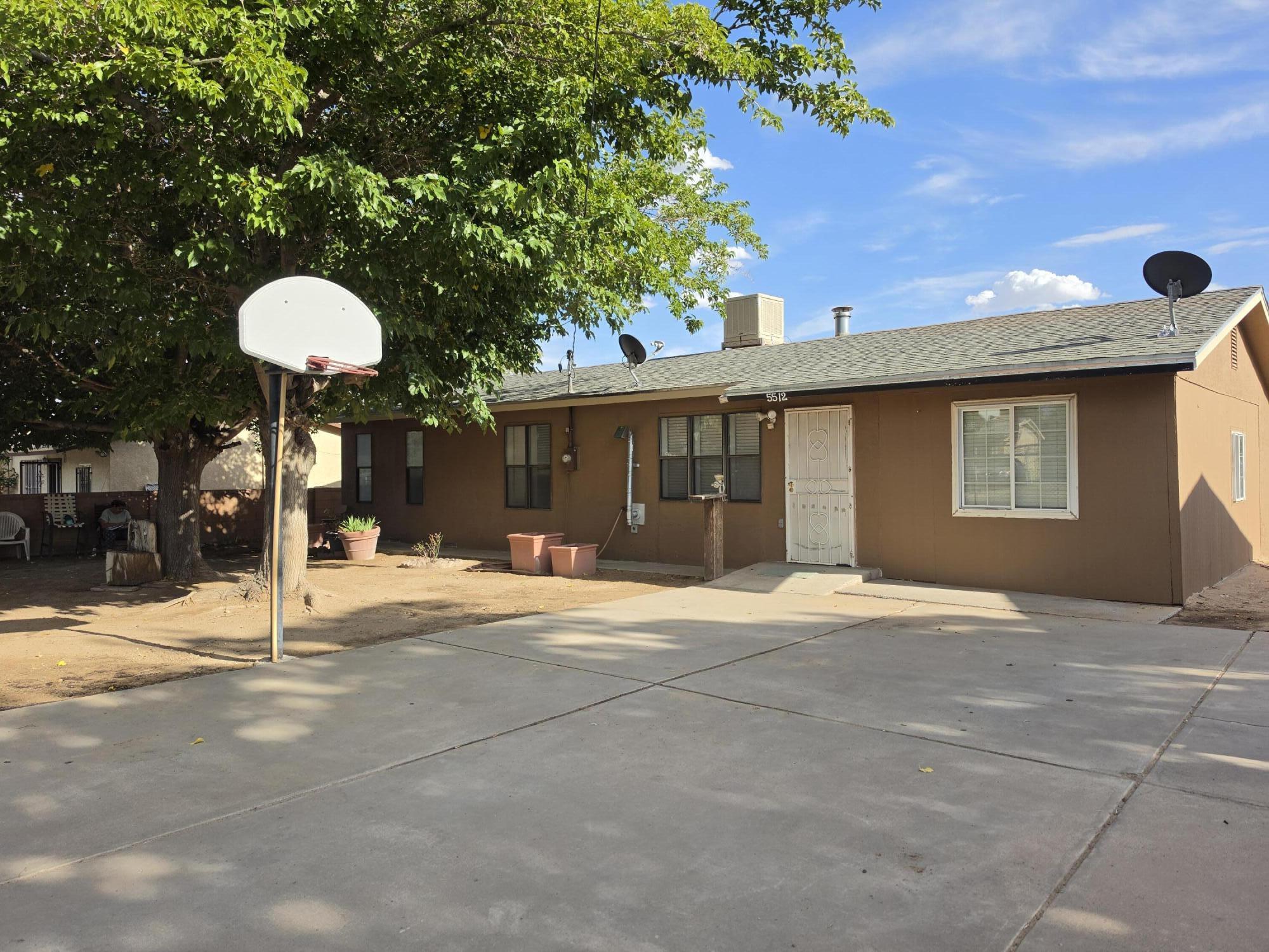 5512 Cleo Road Southwest Albuquerque, NM 87121 - Photo 2 of 38 Gallery Image 2