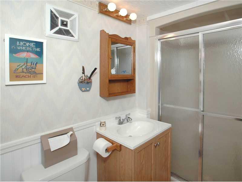 160 Penn Manor Road Irwin, PA 15642 - Photo 19 of 23 Full Bath.