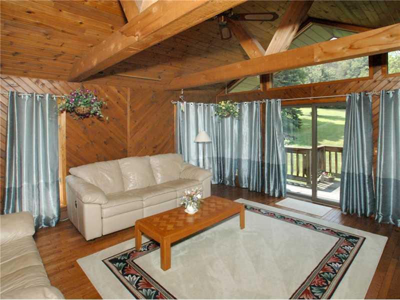 160 Penn Manor Road Irwin, PA 15642 - Photo 6 of 23 Family Room.
