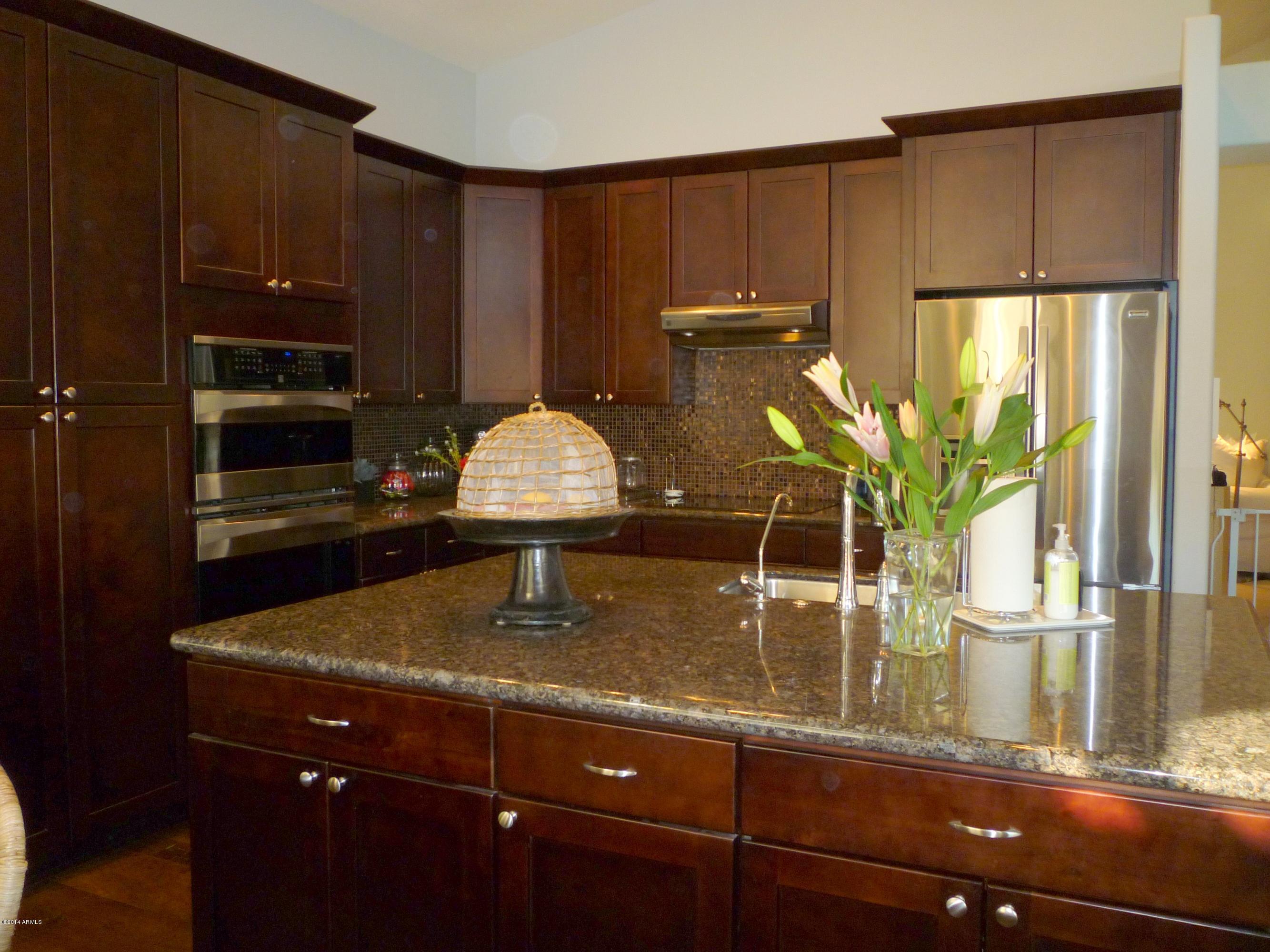 321 West El Freda Road Tempe, AZ 85284 - Photo 5 of 26 P1020994