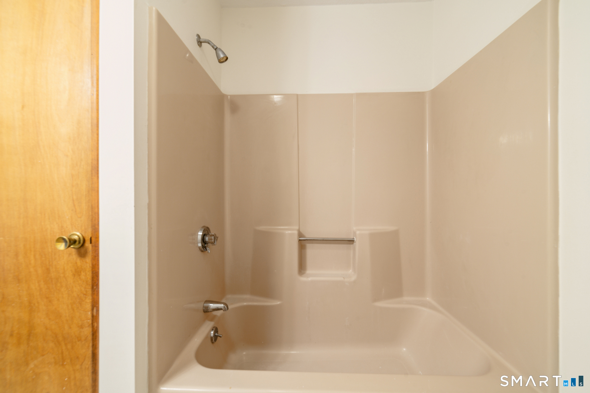 817 Woodtick Road, Unit 1A Waterbury, CT 06705 - Photo 20 of 26