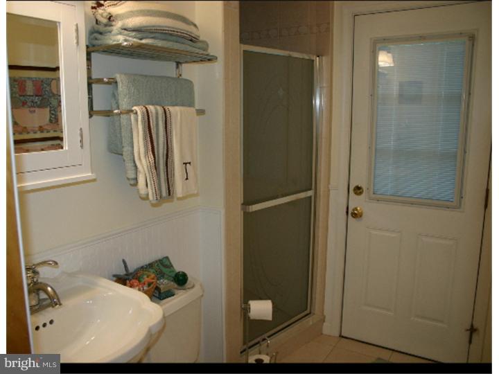 20 Yorkshire Road Hamilton, NJ 08610 - Photo 17 of 20 Bathroom