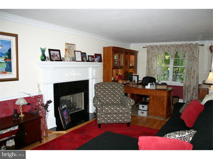 20 Yorkshire Road Hamilton, NJ 08610 - Photo 18 of 20 Living Room