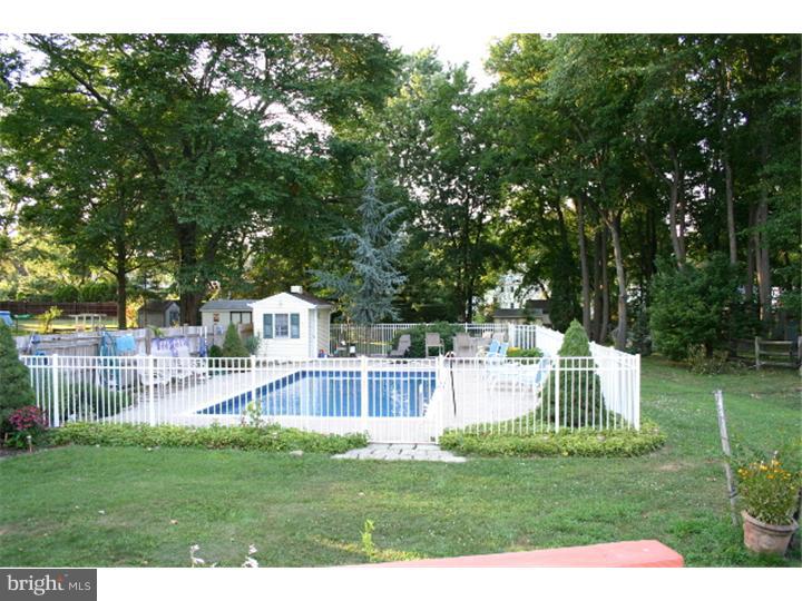 20 Yorkshire Road Hamilton, NJ 08610 - Photo 9 of 20 Pool
