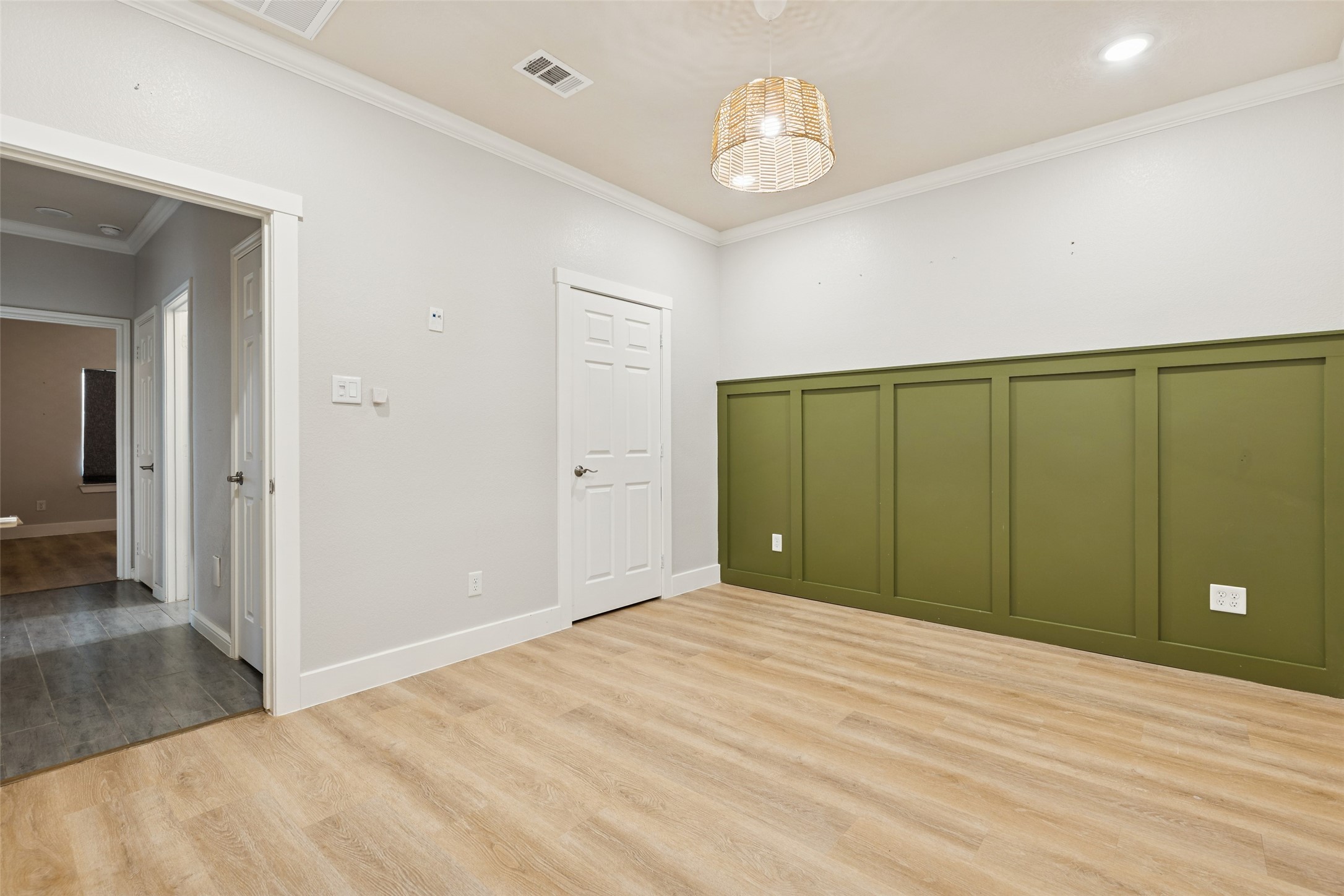 21724 Stargrass Drive Spring, TX 77388 - Photo 35 of 50 a view of a livingroom with wooden floor