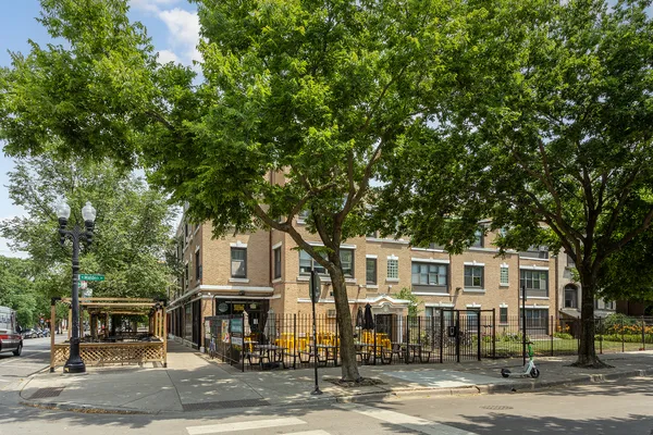 $1,398 | 4555 North Malden Street, Unit 311, Chicago, IL 60640