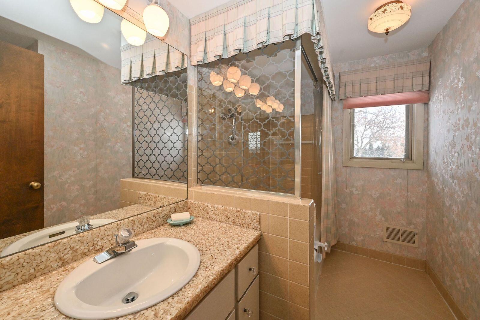 7693 Overlook Drive Greendale, WI 53129 - Photo 13 of 16 7693 full bath