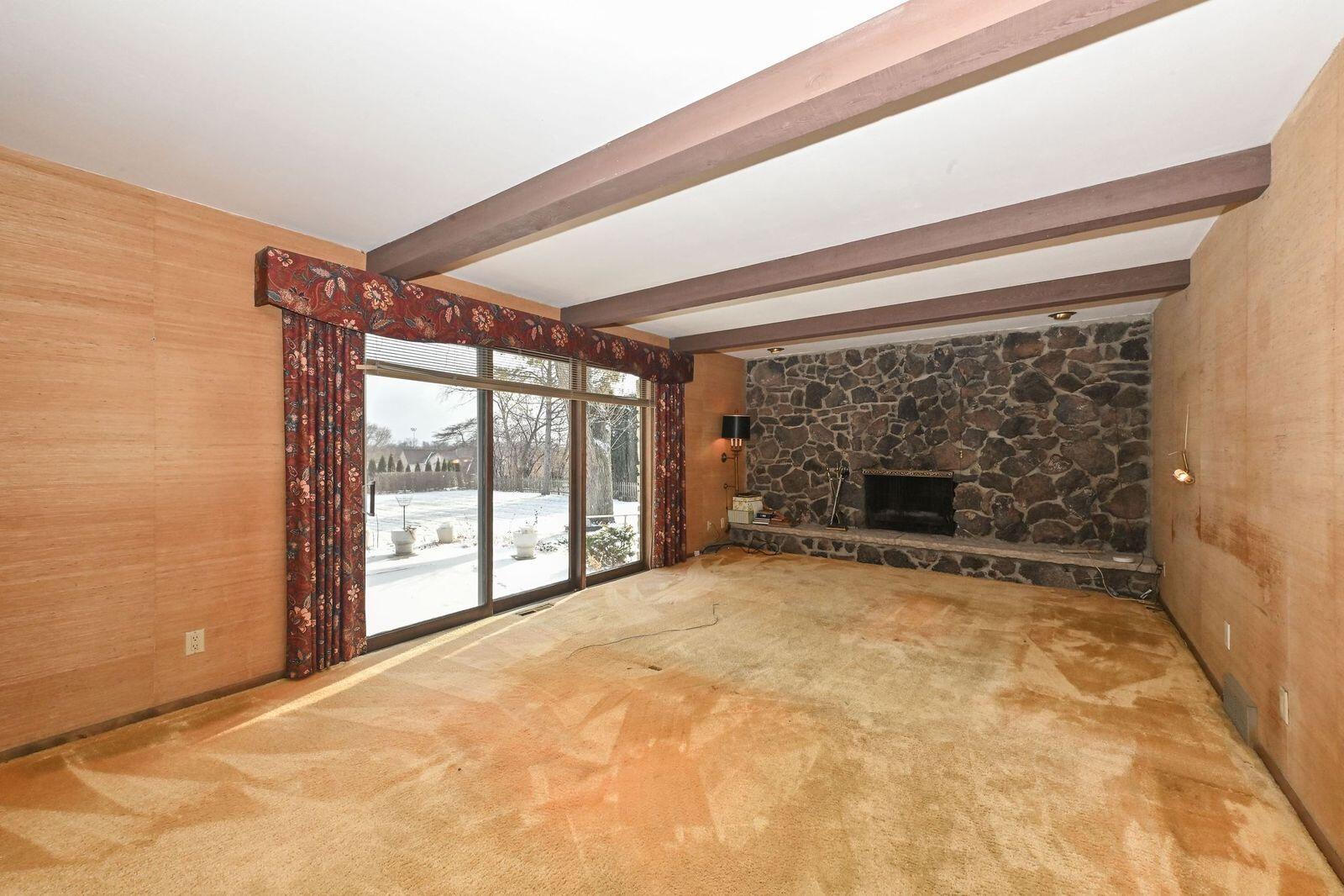 7693 Overlook Drive Greendale, WI 53129 - Photo 9 of 16 7693 Overlook FR