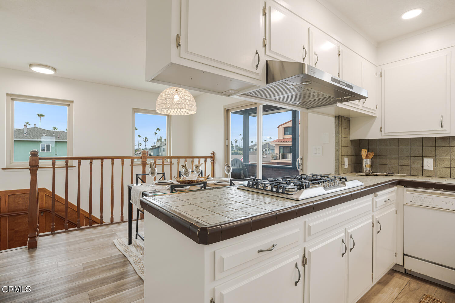 3700 Ocean Drive Oxnard, CA 93035 - Photo 19 of 55 3700 Ocean Dr Oxnard CA 93035-large-019-