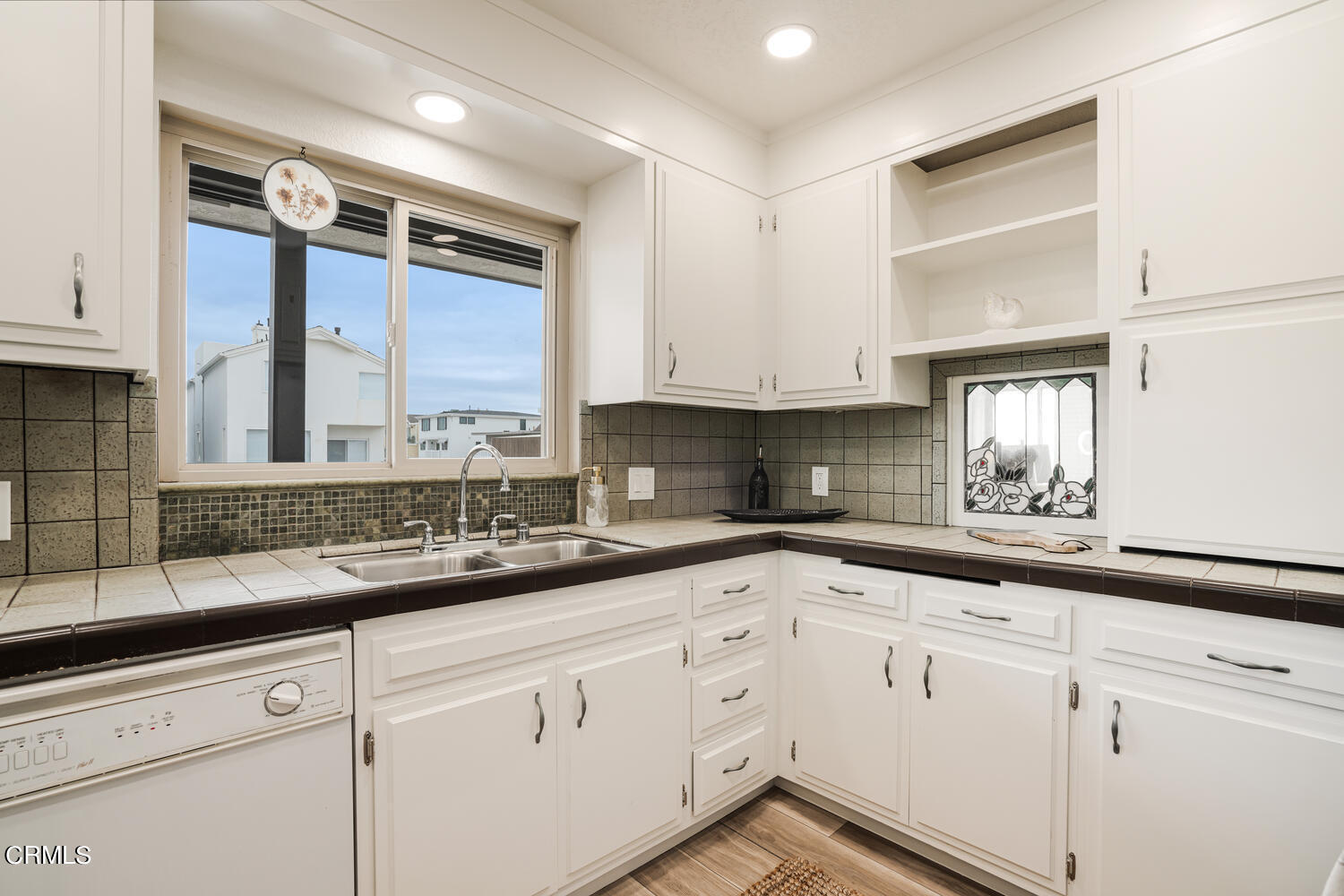 3700 Ocean Drive Oxnard, CA 93035 - Photo 20 of 55 3700 Ocean Dr Oxnard CA 93035-large-020-