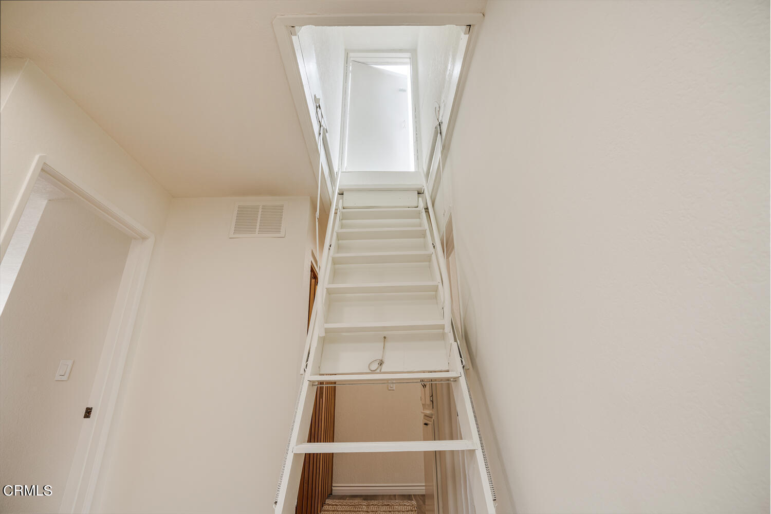 3700 Ocean Drive Oxnard, CA 93035 - Photo 44 of 55 3700 Ocean Dr Oxnard CA 93035-large-045-