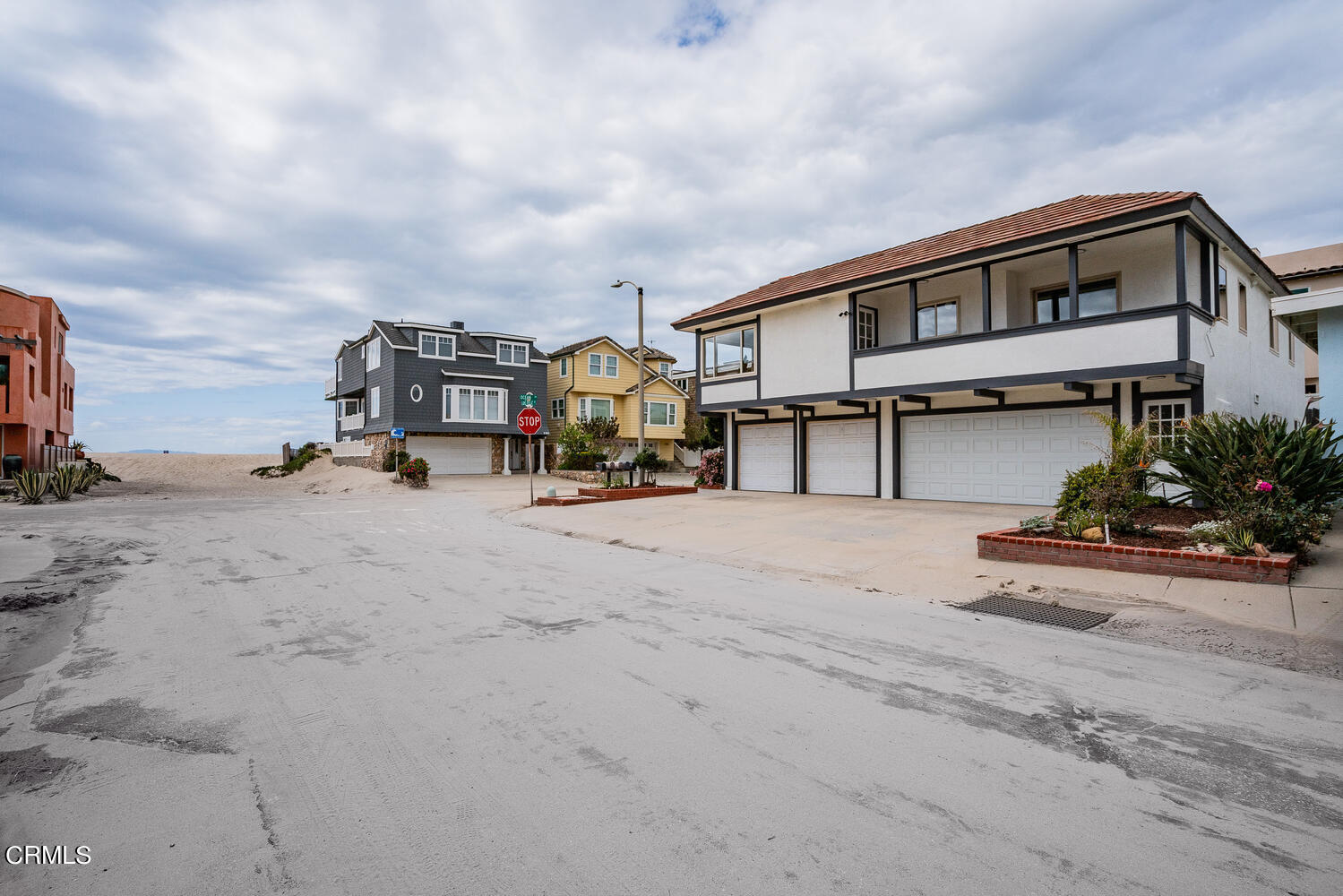 3700 Ocean Drive Oxnard, CA 93035 - Photo 7 of 55 3700 Ocean Dr Oxnard CA 93035-large-001-