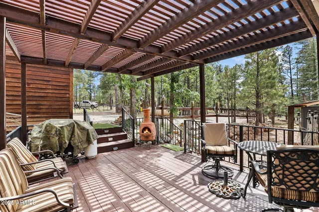 a view of a house with a tree