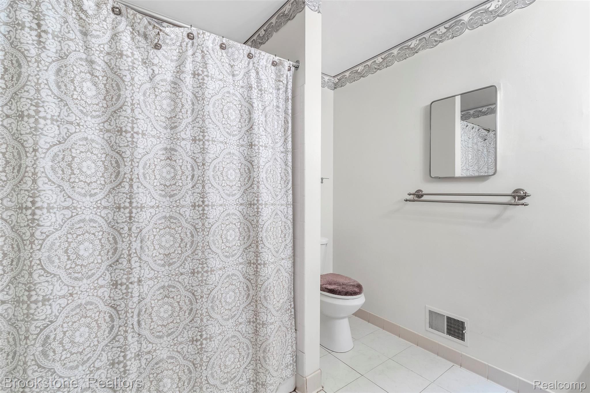 24494 Greenhill Road Warren, MI 48091 - Photo 27 of 37 24494-Greenhill-Warren-MI-windowstill-27.jpg
