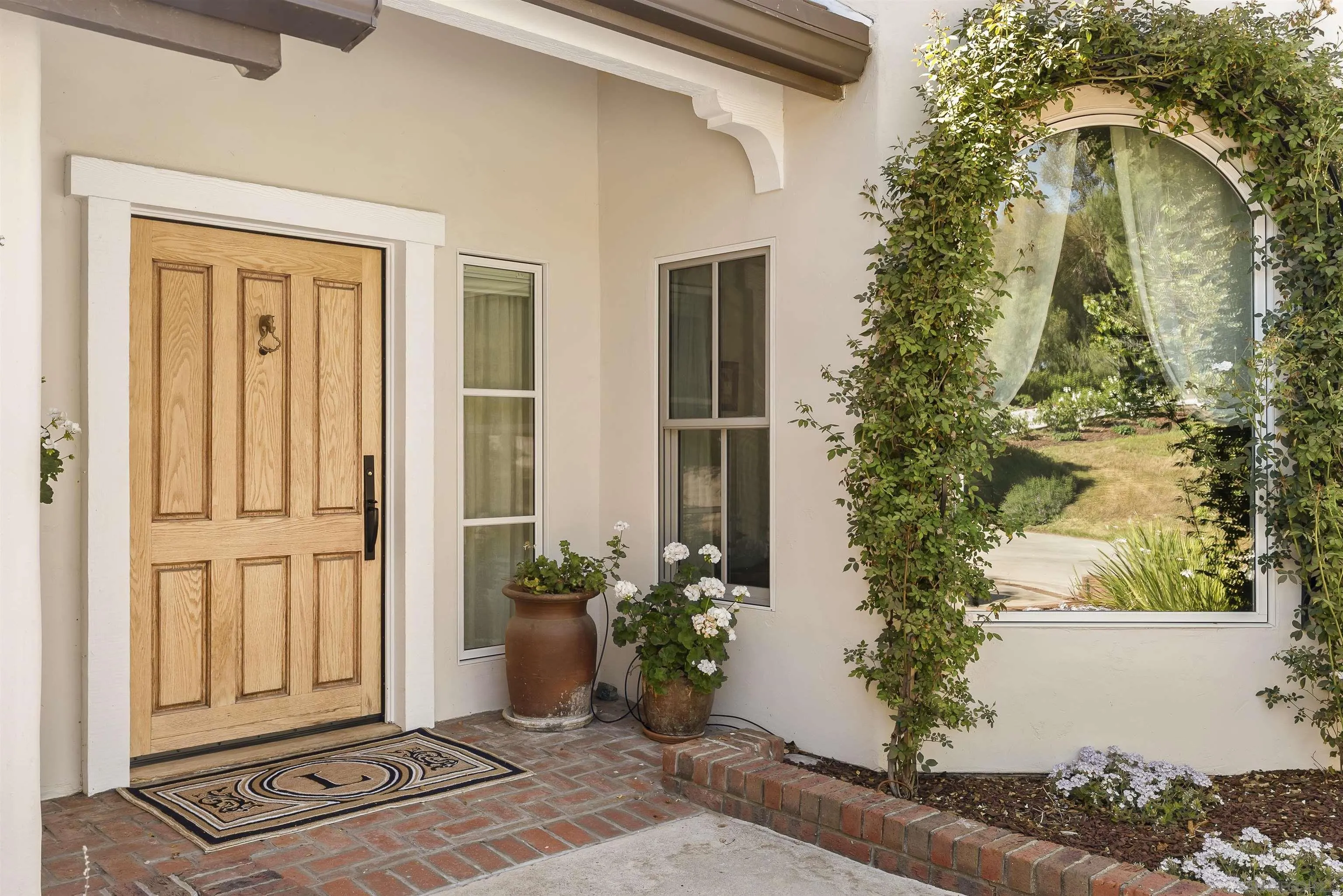 5 Country Glen Road Fallbrook, CA 92028 - Photo 4 of 43 a view of a entryway of the house