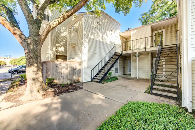 $154,900 | 9809 Richmond Avenue, Unit D5, Houston, TX 77063