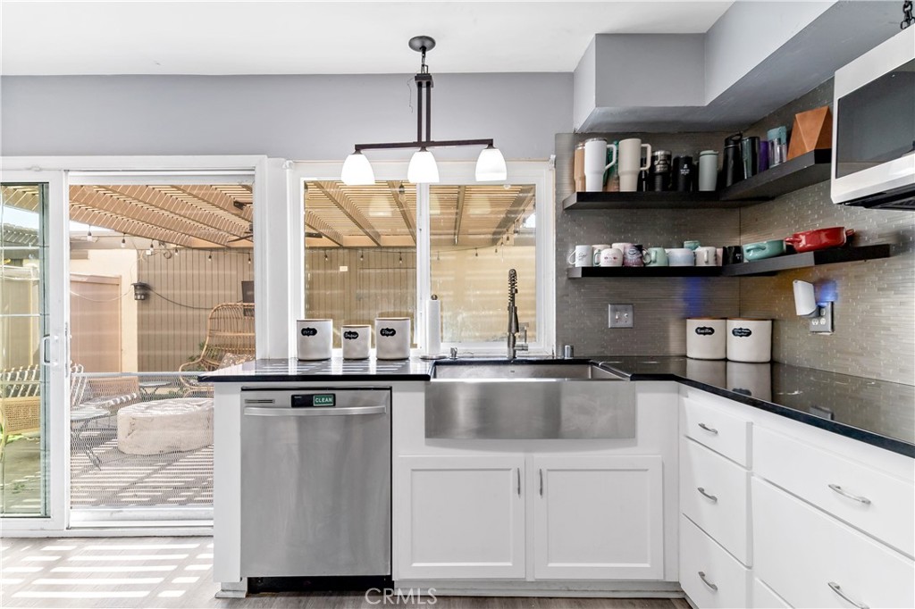 4045 Via Encinas Cypress, CA 90630 - Photo 13 of 34