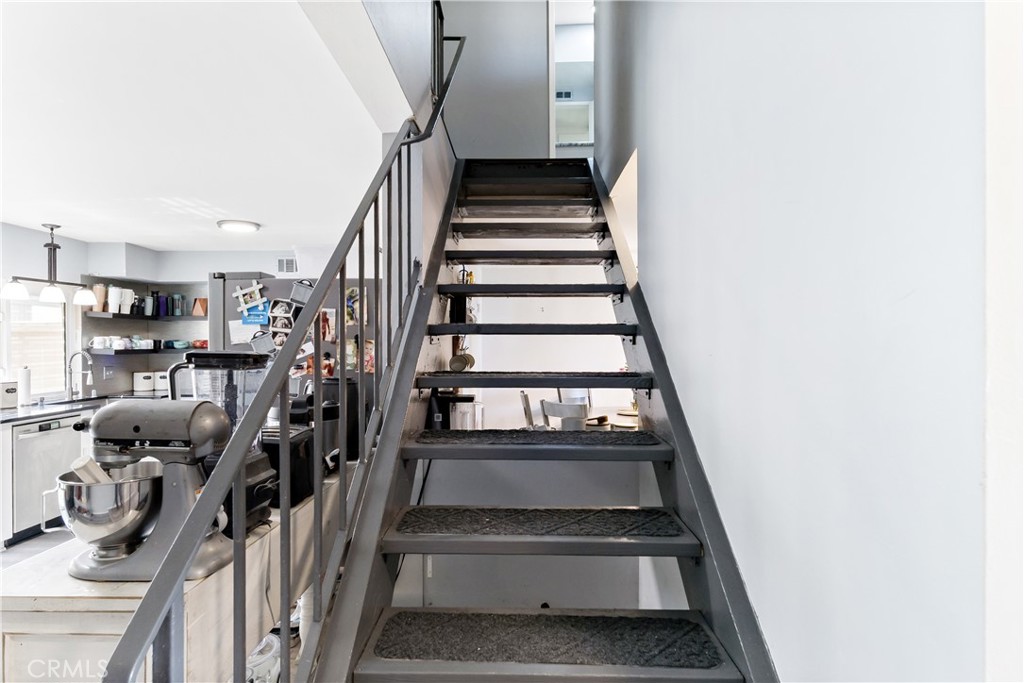 4045 Via Encinas Cypress, CA 90630 - Photo 18 of 34