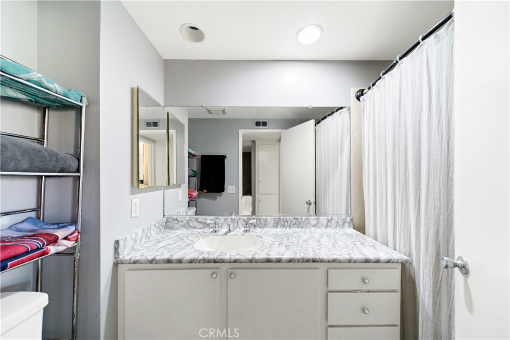 4045 Via Encinas Cypress, CA 90630 - Photo 22 of 34