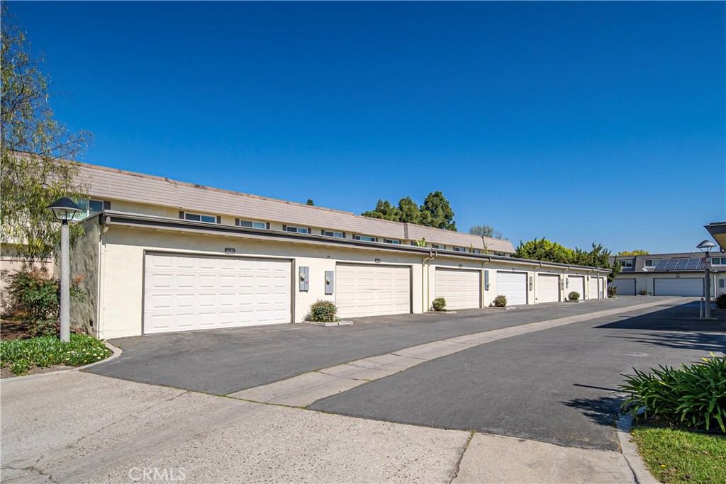 4045 Via Encinas Cypress, CA 90630 - Photo 26 of 34