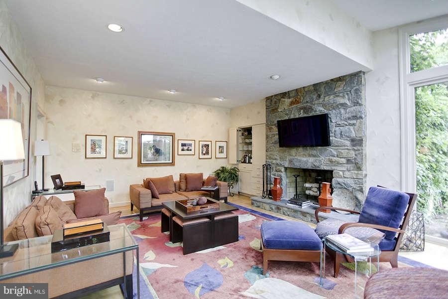 9300 Persimmon Tree Road Potomac, MD 20854 - Photo 10 of 25 Family Room