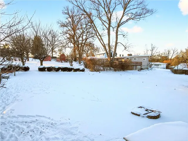 a picture of a bathroom