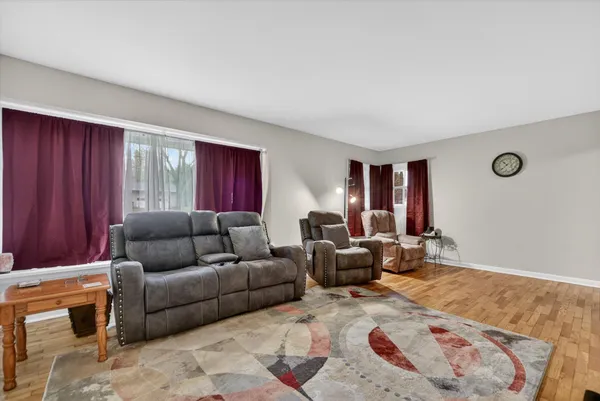 $215,000 | 2520 Dorvin Drive, Jackson, MI 49201