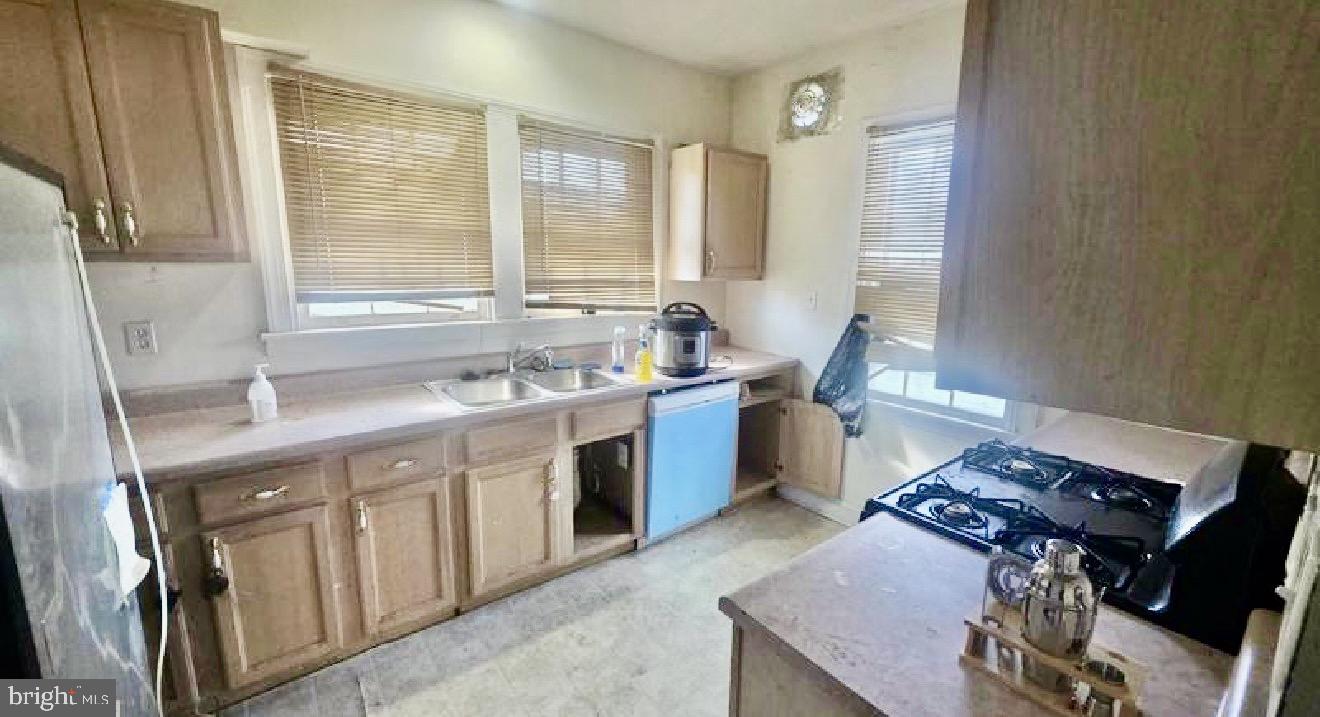 3802 Grantley Road Baltimore, MD 21215 - Photo 5 of 7 Kitchen