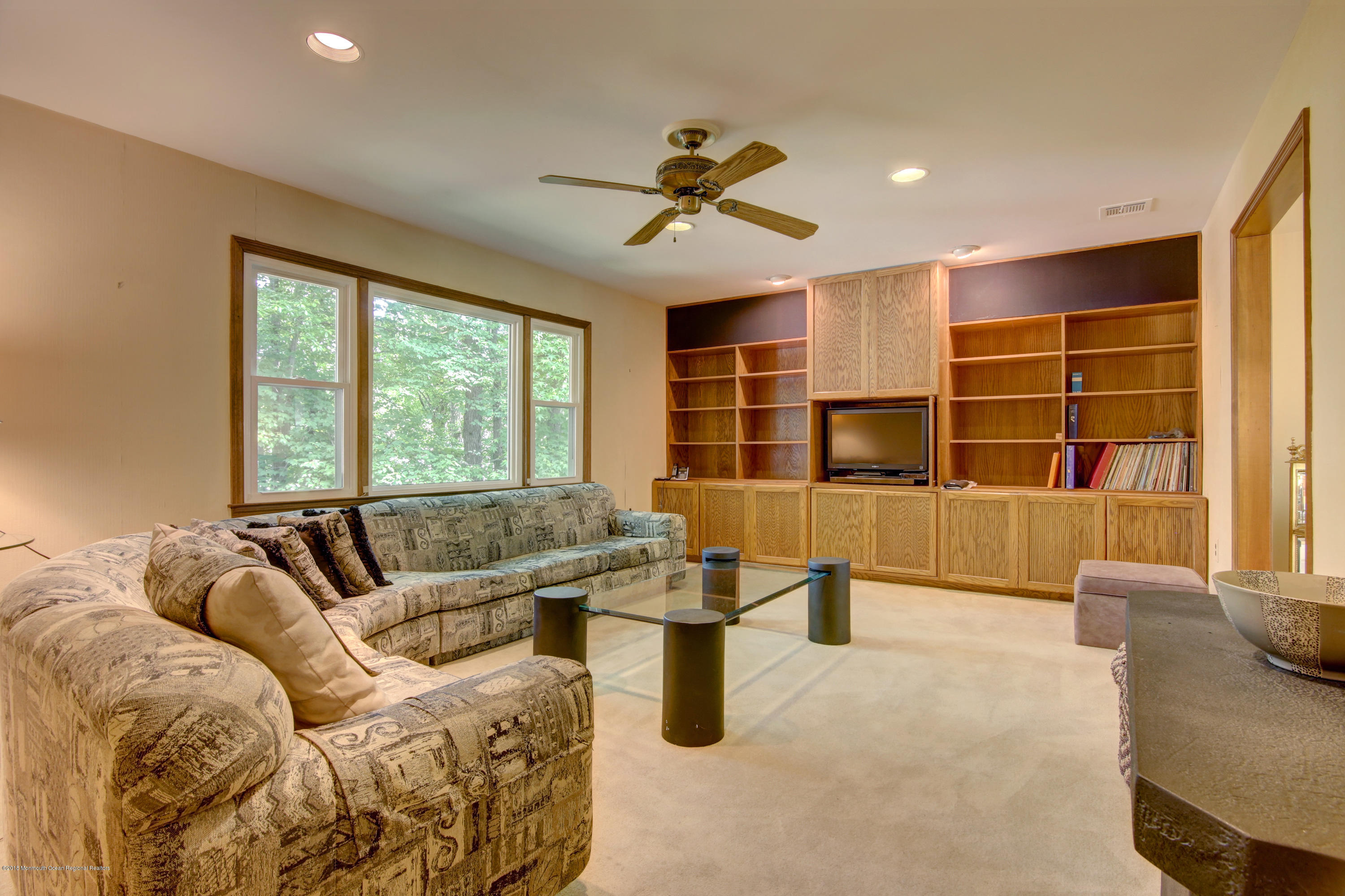 8 Pence Road Manalapan, NJ 07726 - Photo 12 of 34 Family Room