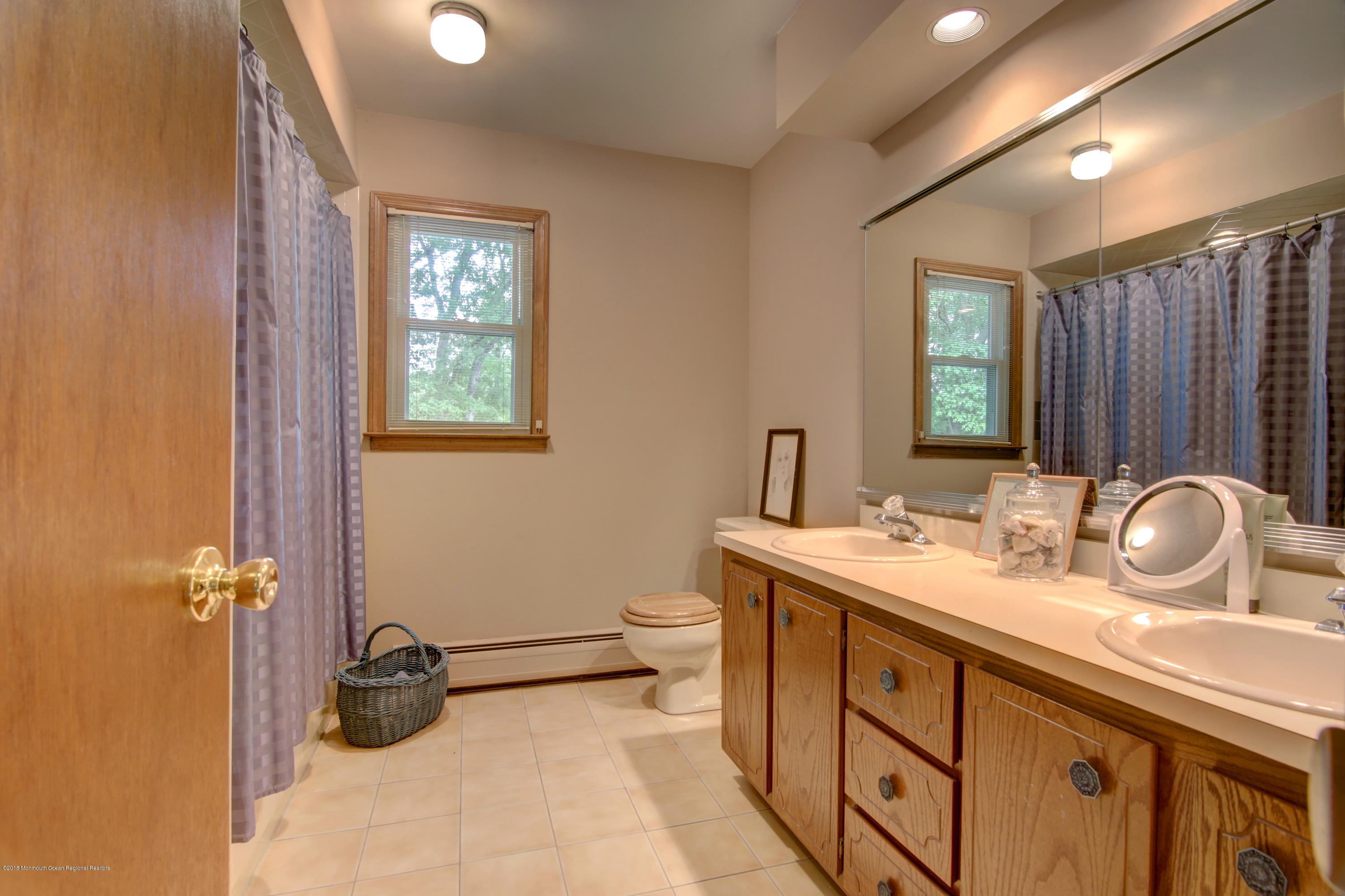 8 Pence Road Manalapan, NJ 07726 - Photo 27 of 34 Main Bath