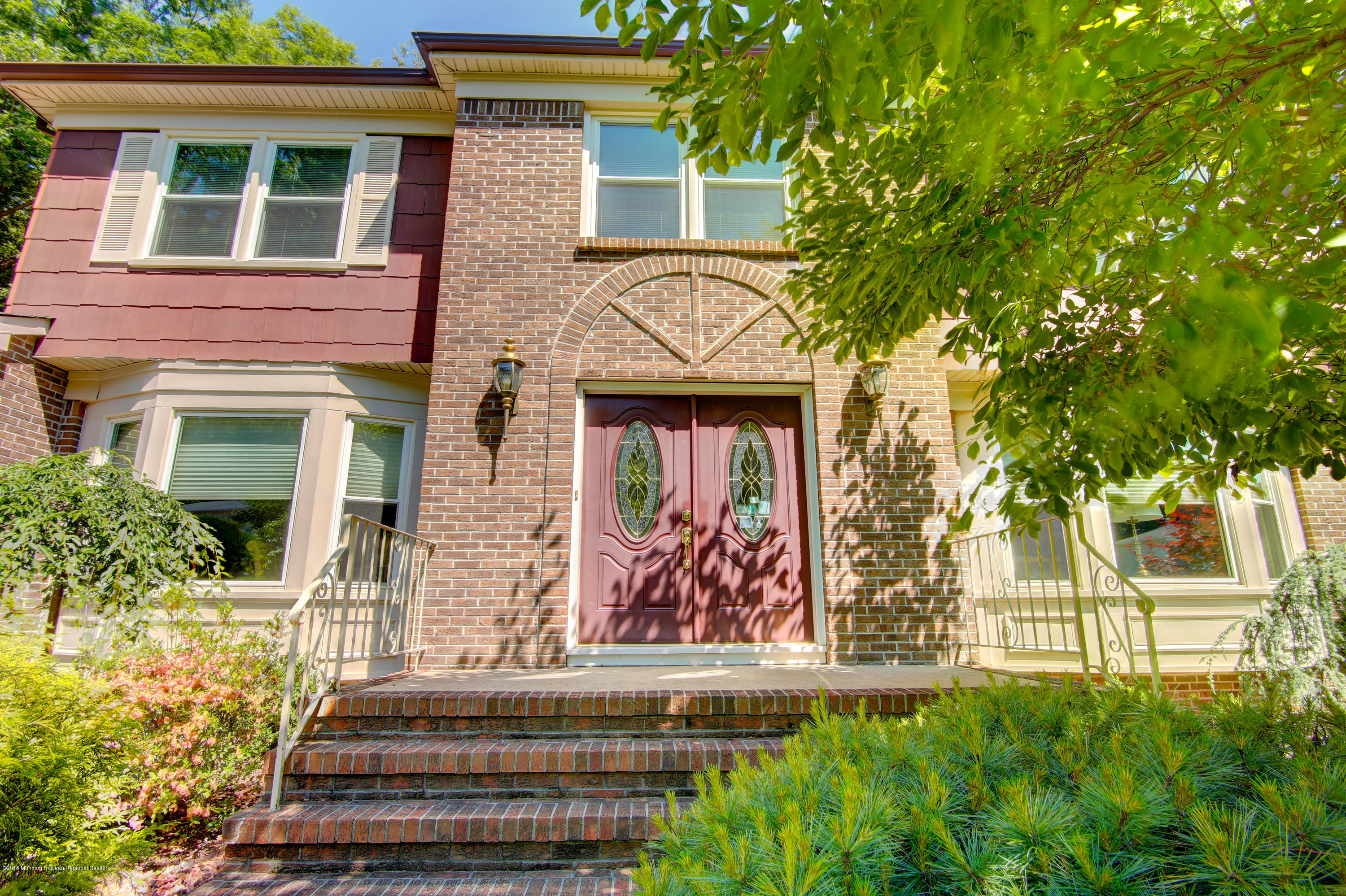 8 Pence Road Manalapan, NJ 07726 - Photo 4 of 34 Front4