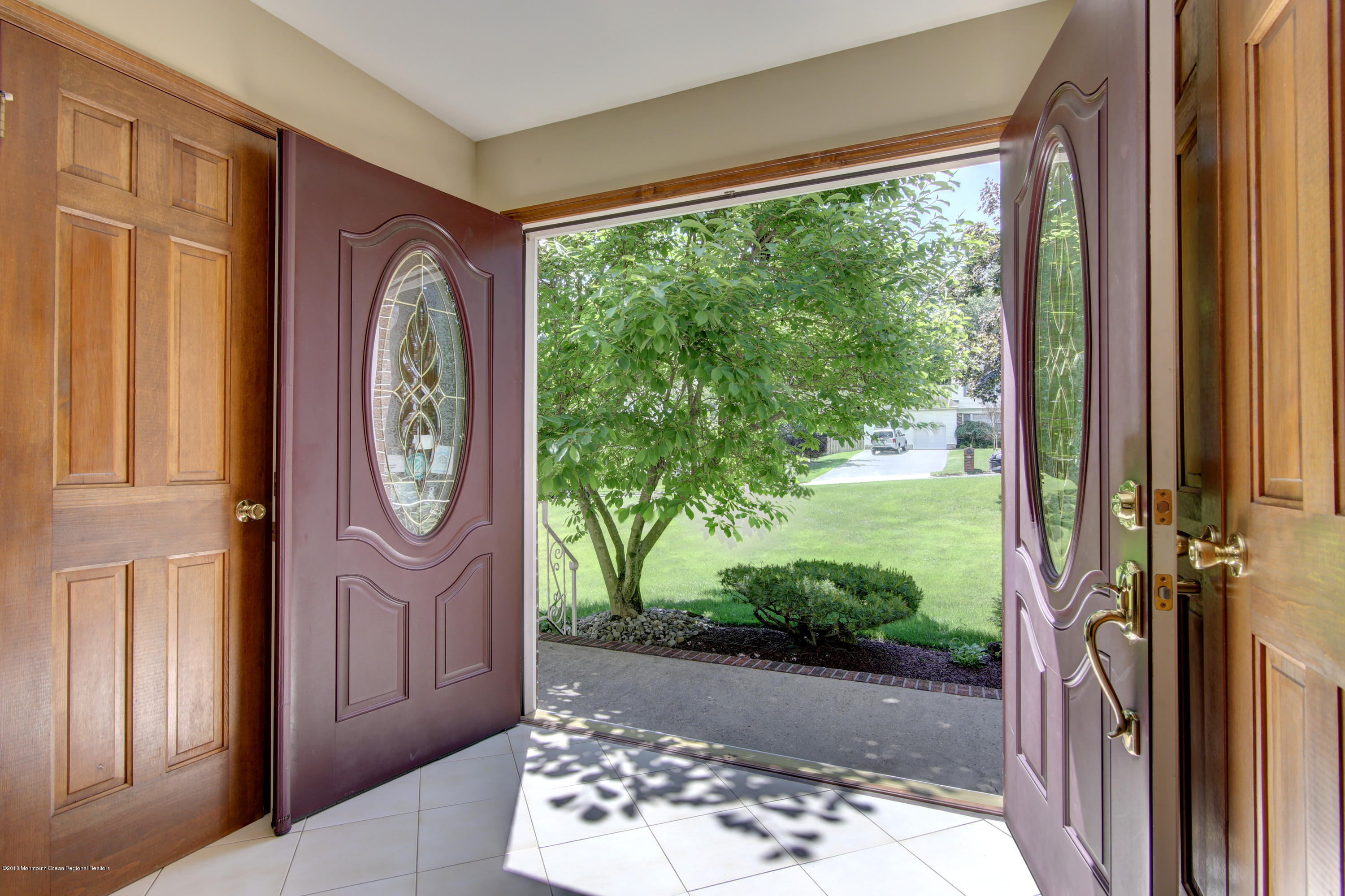 8 Pence Road Manalapan, NJ 07726 - Photo 5 of 34 Foyer