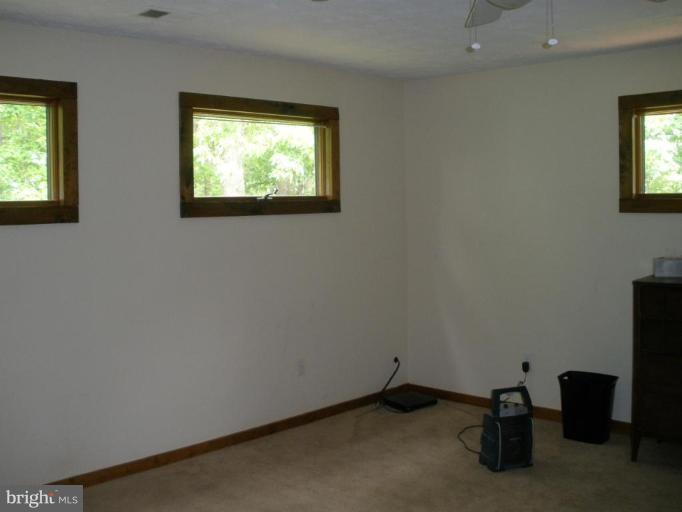 12585 Hunt Road Culpeper, VA 22701 - Photo 16 of 20 LARGE ROOM